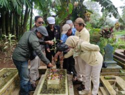 PWI Kuningan Gelar Ziarah ke Makam Wartawan dalam Peringatan HUT ke-79 dan HPN 2025