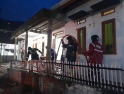 Tim Gabungan Bersihkan Sisa Banjir di Desa Cimahi, Kuningan  