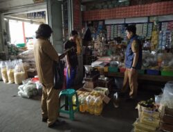 Cegah Kecurangan, Diskopdagperin Kuningan Periksa Minyakita