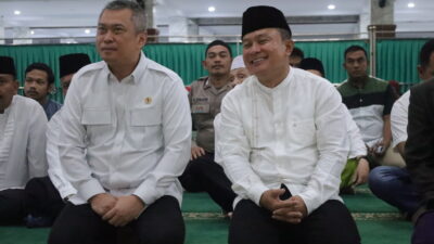 Bupati Kuningan dan Menteri Perhubungan Laksanakan Salat Tarawih Perdana Sambut Ramadhan 1446 H