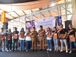 Pemkab Kuningan Salurkan Stimulan untuk PKL Pusat Kuliner, Dorong UMKM Makin Maju