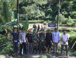 Dari Aplikasi Ke Aksi Nyata,TNI dan Warga Subang Bangun Jembatan Bambu
