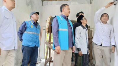 Dikawal Komisi XII DPR RI, Sambungan Listrik Gratis Terpasang di Ponpes Bani Ilyas Cipancur