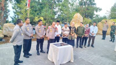 Kapolda Jabar Tanam Pohon di Kuningan, Tegaskan Komitmen Jaga Alam dan Masyarakat