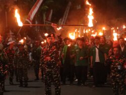 Meriah dan Khidmat, Pawai Obor HUT RI ke-80 Digelar di Kuningan