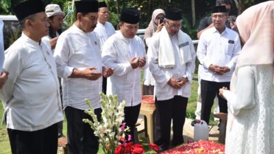 Bupati Kuningan Dian Rachmat Yanuar Pimpin Ziarah Hari Jadi ke-527 Kabupaten Kuningan