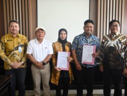 Bupati Kuningan Serahkan SK kepada 88 Pegawai BLUD Puskesmas