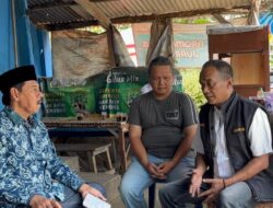 Ketua DPRD Kuningan Nuzul Rachdy Bantu Perbaikan Rumah Lansia di Linggajati