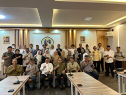 Uniku Berangkatkan 29 Dosen dan Tendik untuk Umroh sebagai Wujud Apresiasi dan Syukur