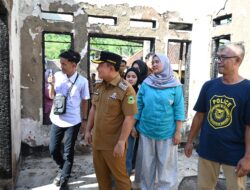 Bupati Kuningan Tinjau Lokasi Kebakaran di Ciawigebang, Serahkan Bantuan untuk Korban