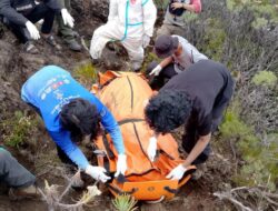 Jenazah Pendaki Misterius di Gunung Ciremai Berhasil Dievakuasi Setelah Medan Ekstrem Dihadapi Tim Gabungan