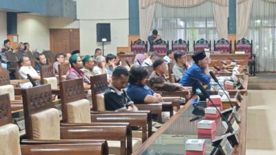 Warga Karang Tawang Protes Pembangunan Kandang Ayam Dekat Permukiman, DPRD Kuningan Turun Tangan
