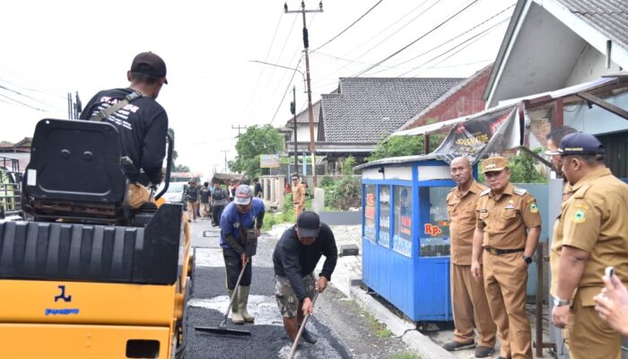 Bupati Kuningan Pastikan Perbaikan 15 Km Jalan Winduhaji–Lebakwangi, Target Digarap Sebelum Lebaran
