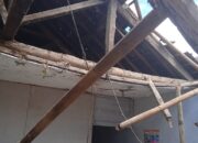 Jelang Lebaran, Rumah Warga Kuningan Roboh Diterjang Hujan, Keluarga Iwan Kehilangan Tempat Tinggal