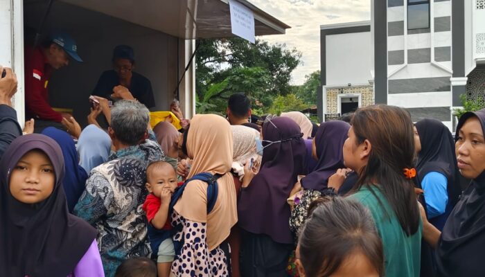 Gerakan Pangan Murah Polres Kuningan Diserbu Warga Jelang Lebaran