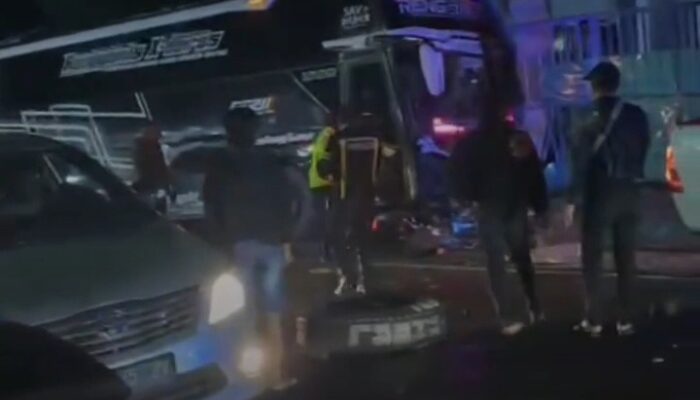 Breaking News: Kecelakaan Bus vs Motor di Jalaksana Kuningan, Satu Tewas Satu Kritis