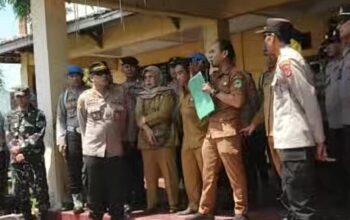 Didemo Warga, Kuwu Kalimanggis Kulon Mundur dan Dilarang Ngantor Mulai Besok