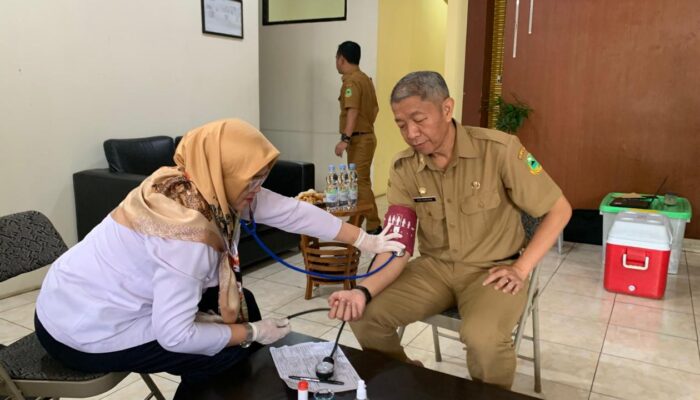 Diskominfo Kuningan Gelar Donor Darah, ASN Antusias Bantu Sesama