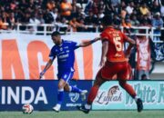 Persija vs Persib Berakhir 1-2, Dua Gol Adam Alis Jaga Asa Juara Maung Bandung