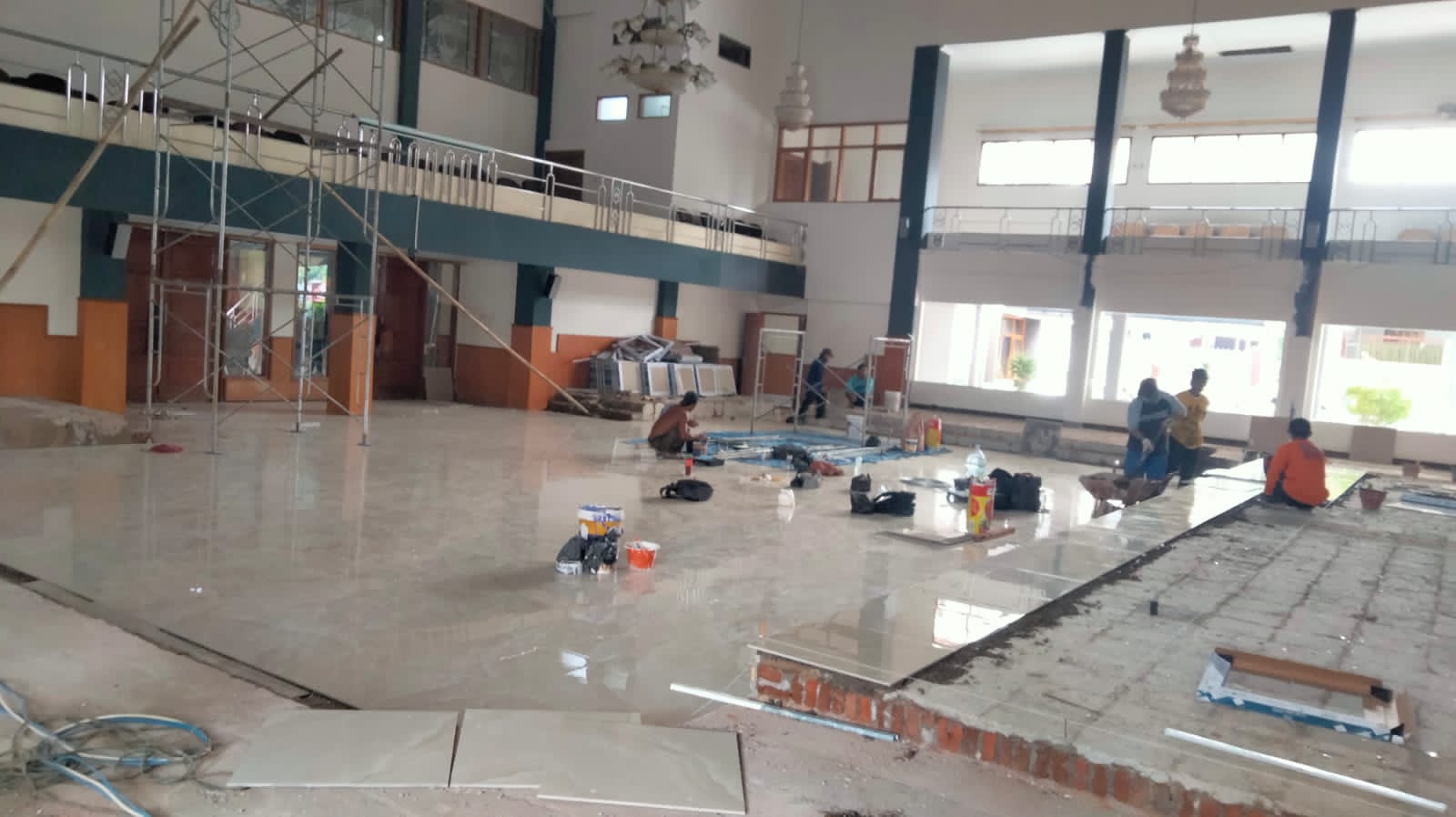 Abaikan K3 dan Transparansi, Proyek Rehab Ruang Sidang DPRD Kuningan Dikritik